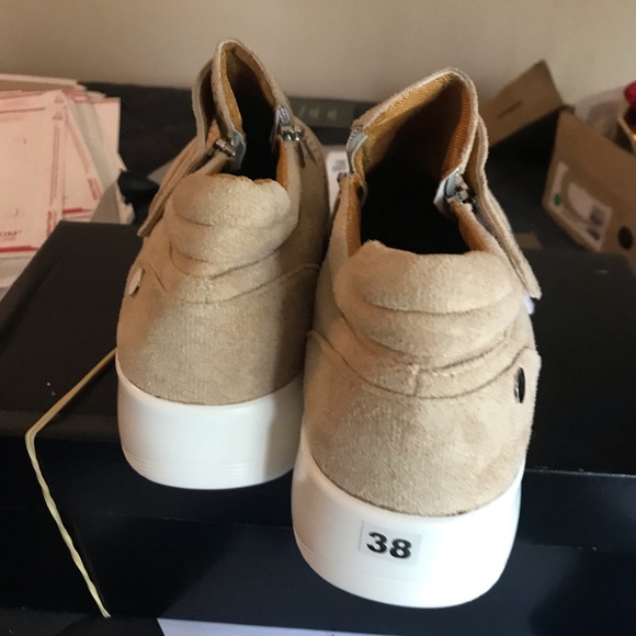 Slip on shoes - Picture 4 of 5